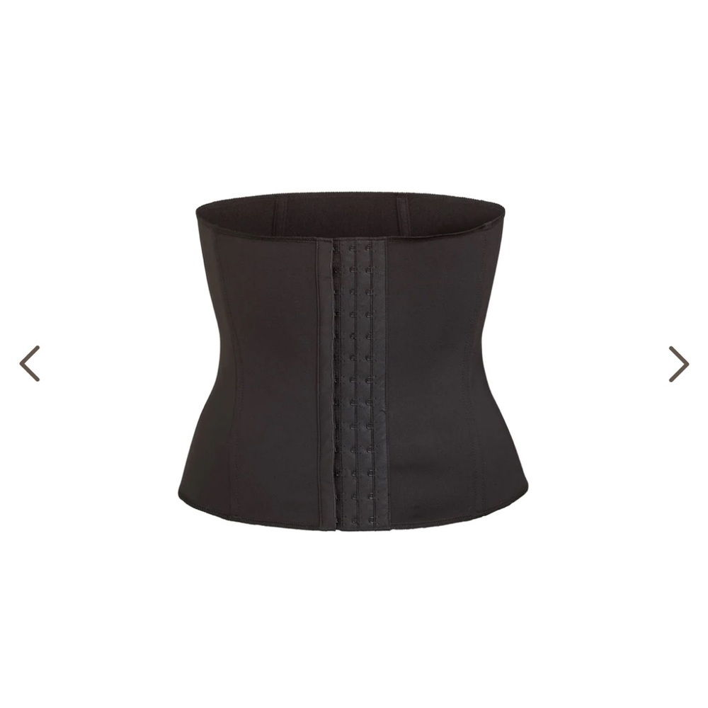SKIMS Onyx Waist Trainer